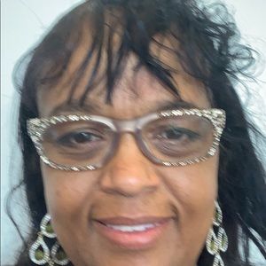 Meet your Posher, Joyce